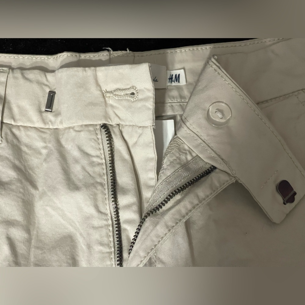H&M Women's Beige Shorts. Size 6. NWT - Picture 4 of 7